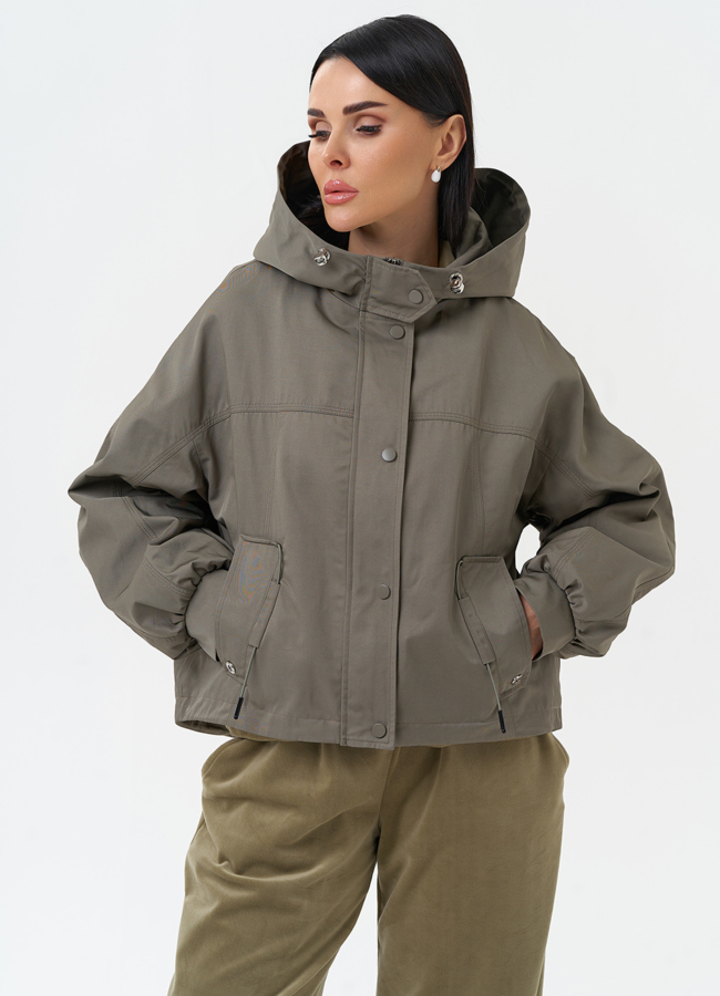 Короткая женская ветровка с капюшоном модель № 30043 меха малина