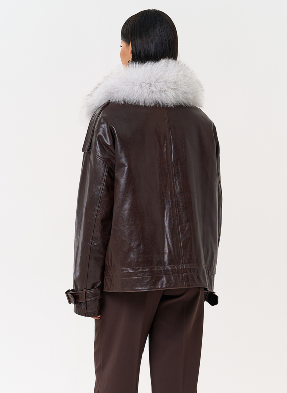 Короткий пуховик из натуральной кожи