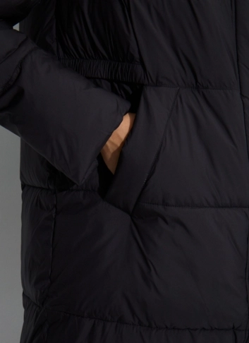 Женский пуховик с капюшоном фото