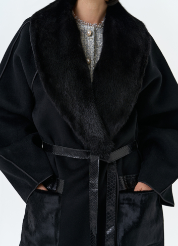 Женское длинное пальто с воротником из меха норки