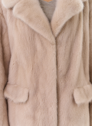 Шуба из меха норки с английским воротником