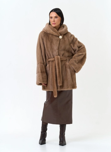 Шуба из меха норки с капюшоном
