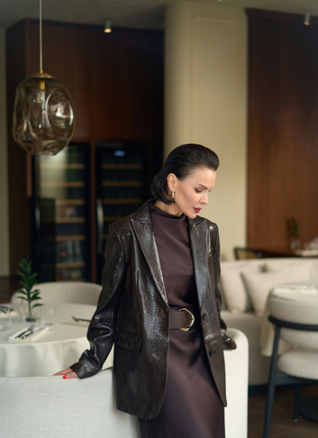 Женский жакет из натуральной кожи