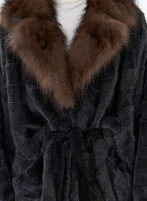 Шуба из меха норки с воротником из меха лисы