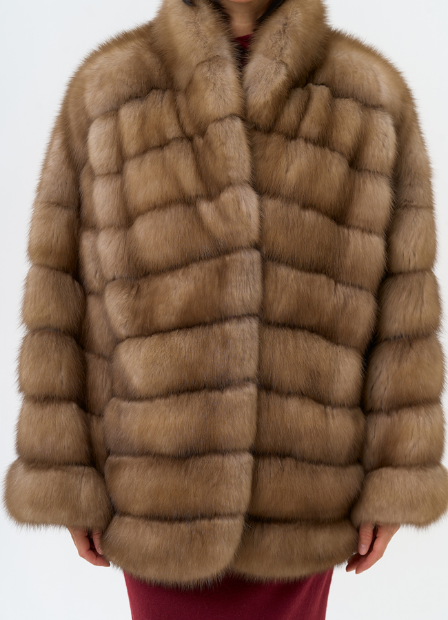 Женская шуба из куницы с воротником модель № 31550 универмаг малина