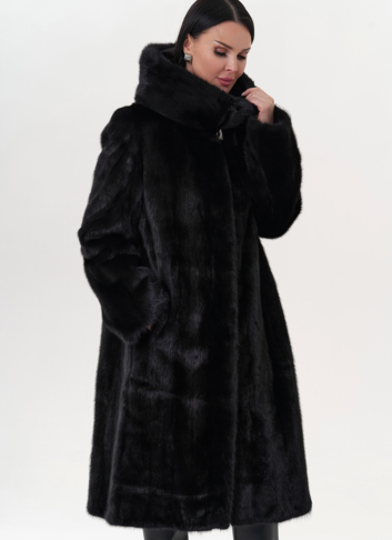 Норковая шуба черного цвета