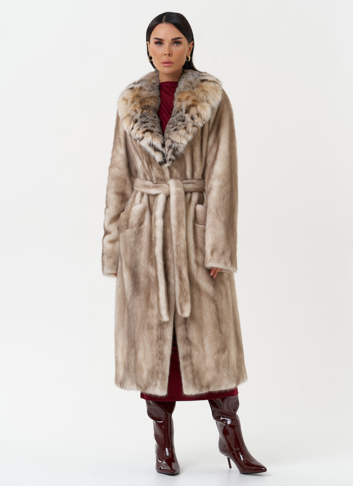 Женская шуба из меха норки с воротником из меха рыси