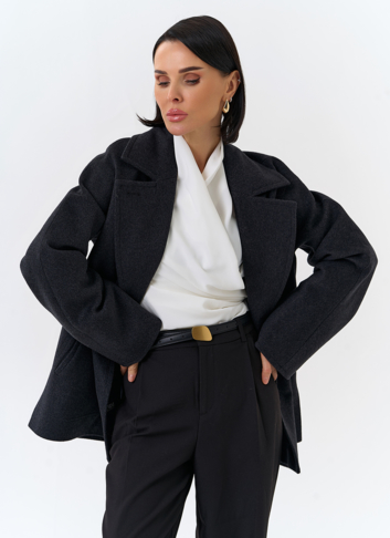 Женское укороченное пальто с английским воротником