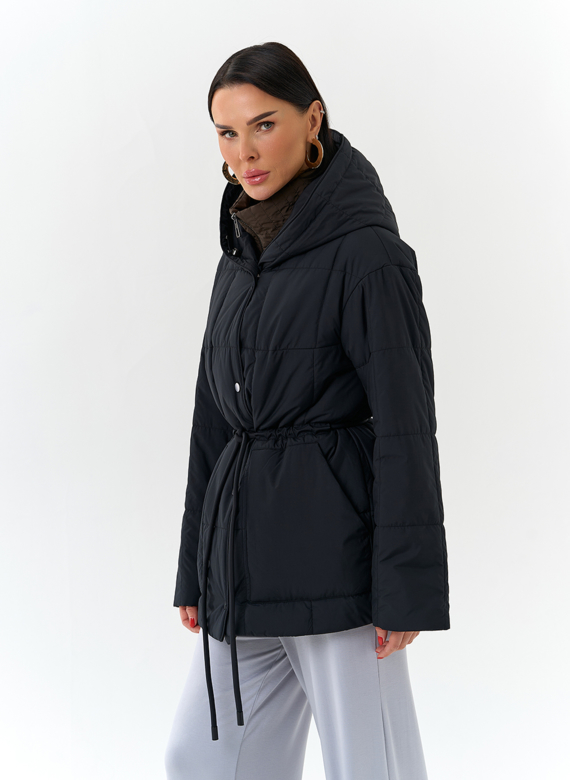Женская куртка с контрастным воротником