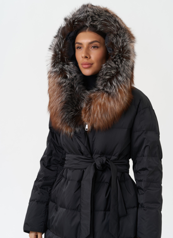 Пуховик с капюшоном из меха чернобурки