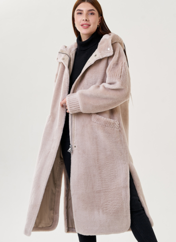 Длинное пальто из эко меха