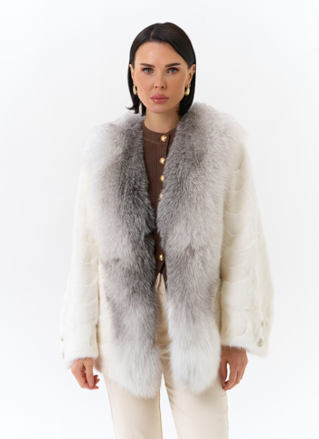 Шуба из норки с отделкой из меха лисы