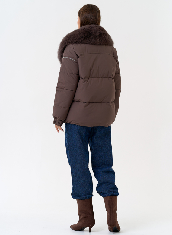 Женский пуховик с воротником из меха песца