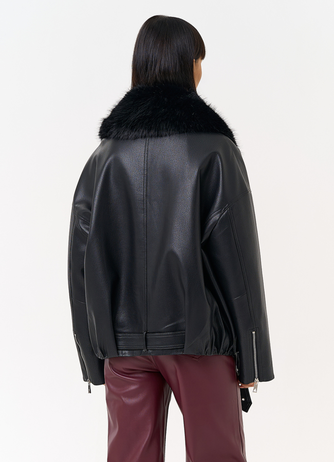 фото Женская утепленная куртка из эко кожи черного цвета модель № 30708