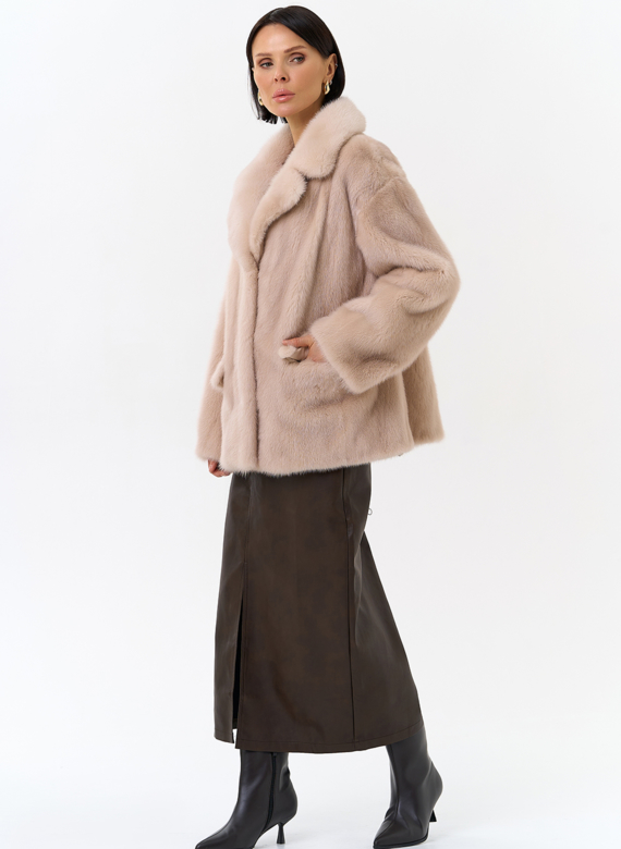 Шуба из меха норки с английским воротником