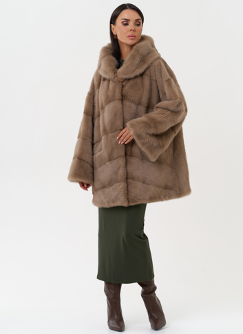 Короткая шуба из норки с капюшоном