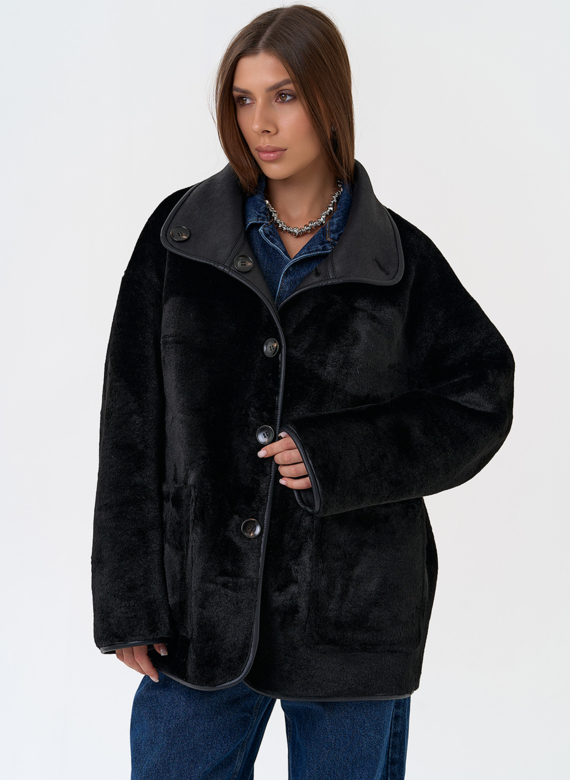 Женская двухсторонняя дубленка из эко замши в черном цвете