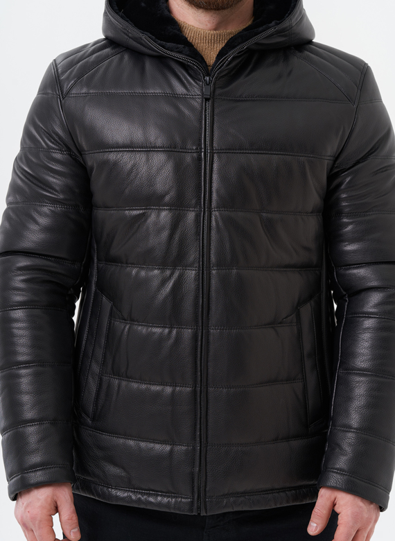 Пуховик из натуральной кожи с отделкой из мутона