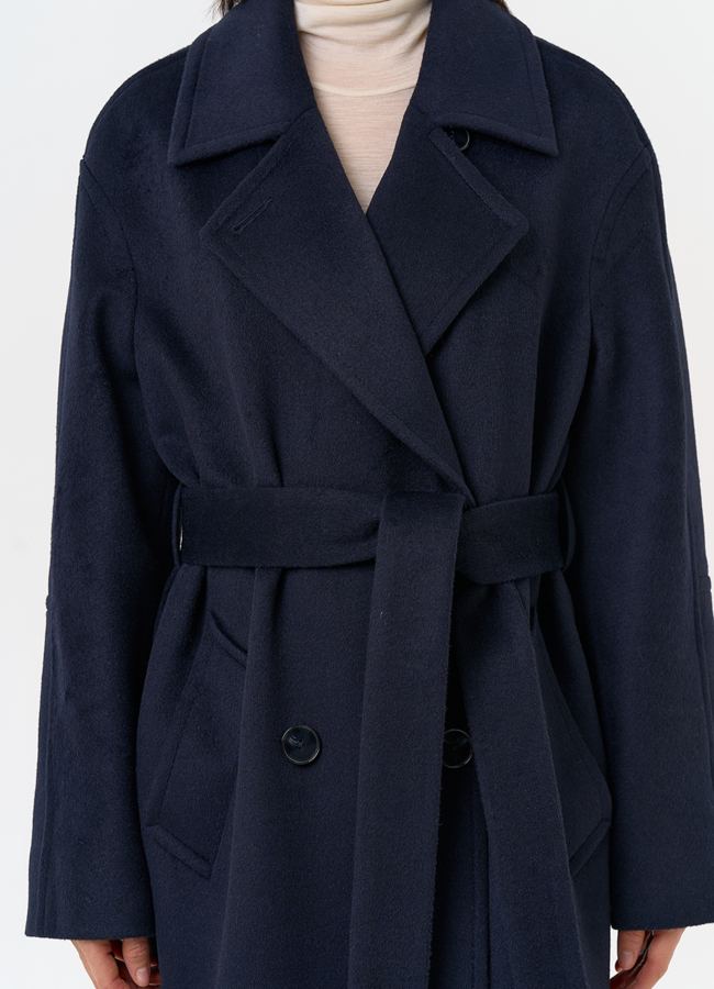 Женское пальто синего цвета с поясом модель № 31688 универмаг малина