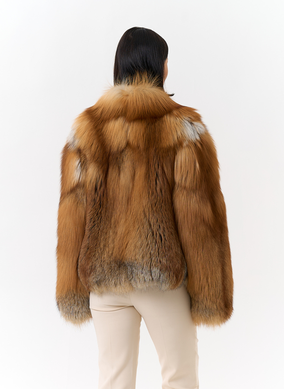 Укороченная шуба из меха рыжей лисы