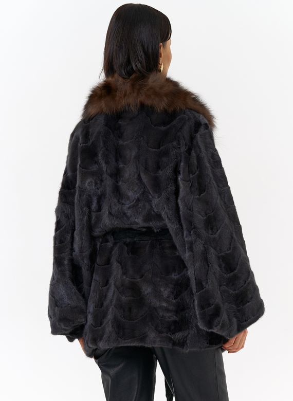 Шуба из меха норки с воротником из меха лисы