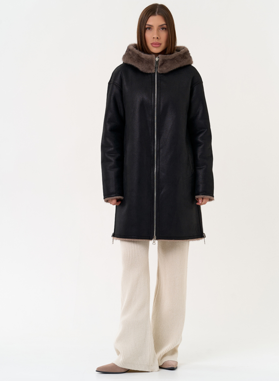 Женская двухсторонняя дубленка из эко замши с капюшоном