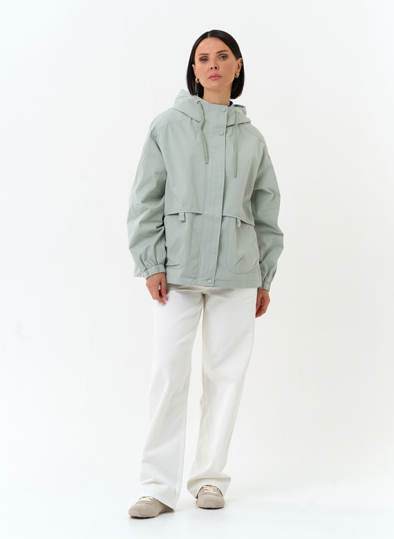 Женская ветровка с капюшоном