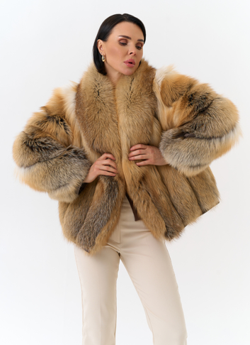 Укороченная шуба из меха рыжей лисы