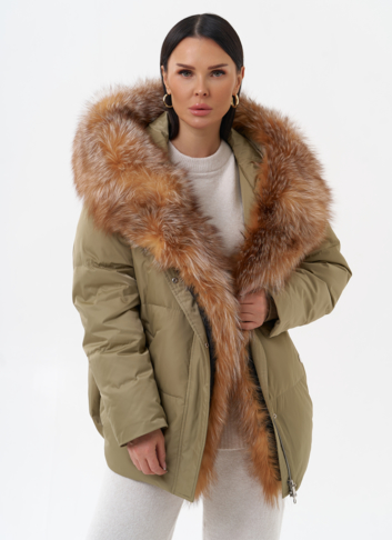 Пуховик с капюшоном из меха лисы