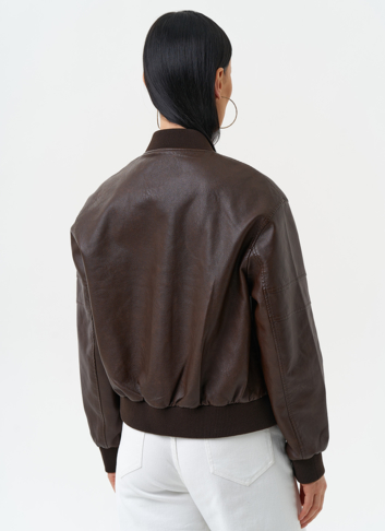 Куртка бомбер из эко кожи коричневого цвета