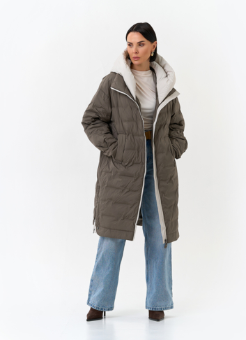 Женское утепленное пальто с капюшоном